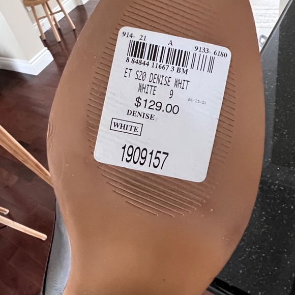 Women leather boots size 8 1/2 - Picture 2 of 5